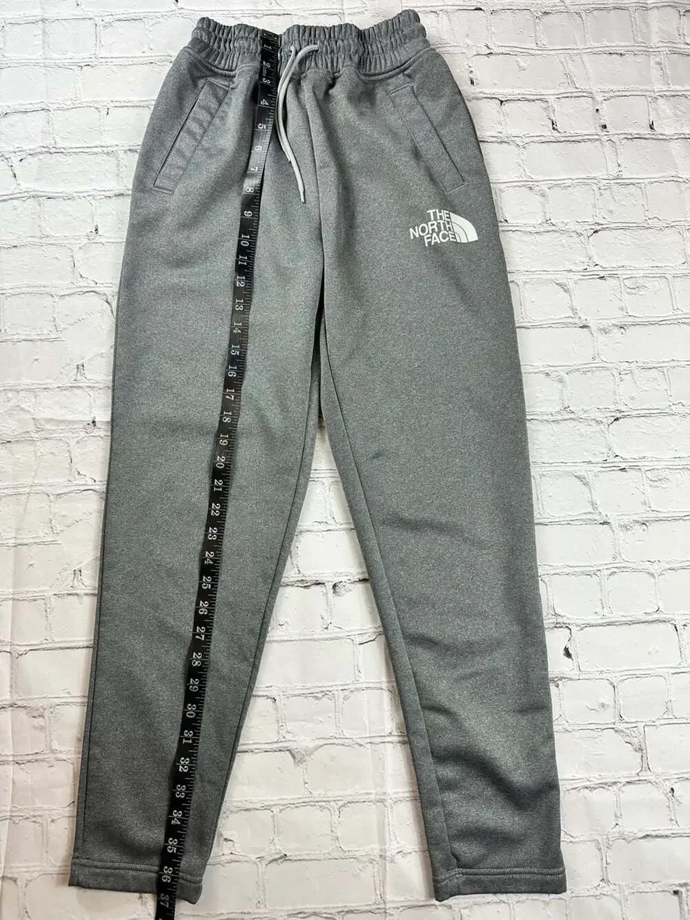 The North Face Mountain Athletics Fleece Jogger Sweatpants in Gray